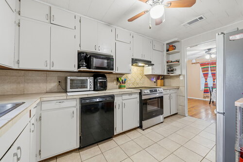 Photo 19 of 914 6th Street in Blanco, Texas
