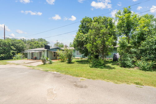 Photo 5 of 914 6th Street in Blanco, Texas