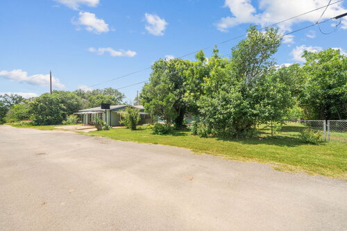Photo 6 of 914 6th Street in Blanco, Texas